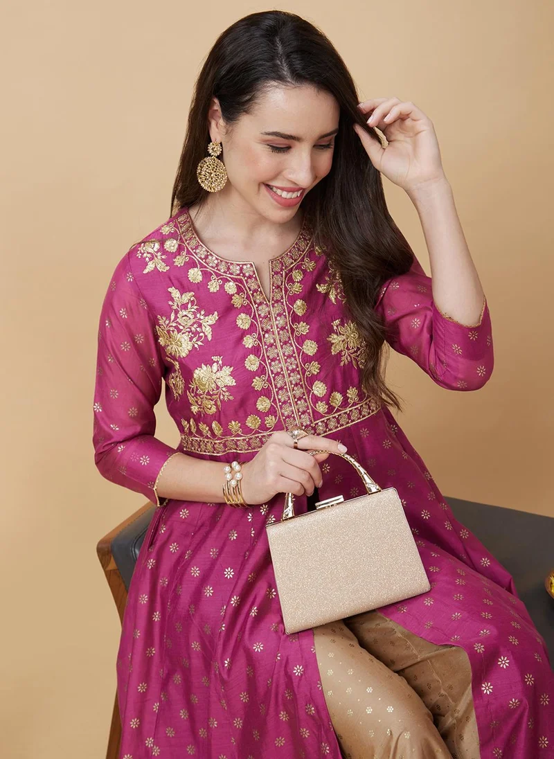 جلو باص تونيك نسائي مطرز بالزهور بياقة مستديرة وأكمام الجرس بتصميم -